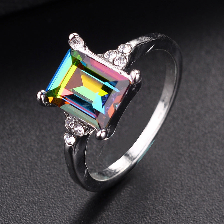 Geometric Diamond-embedded Square Crystal Ring